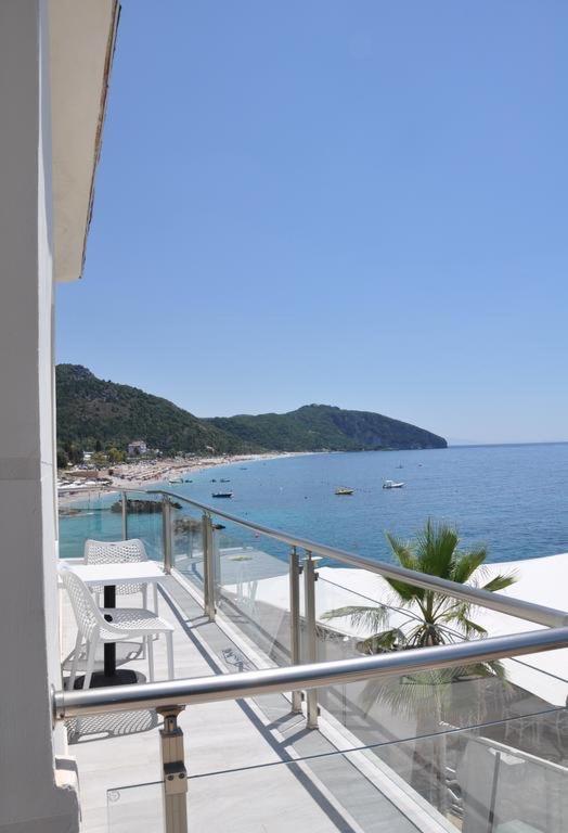 Guesthouse Riviera "Xh&M" Dhërmi Extérieur photo