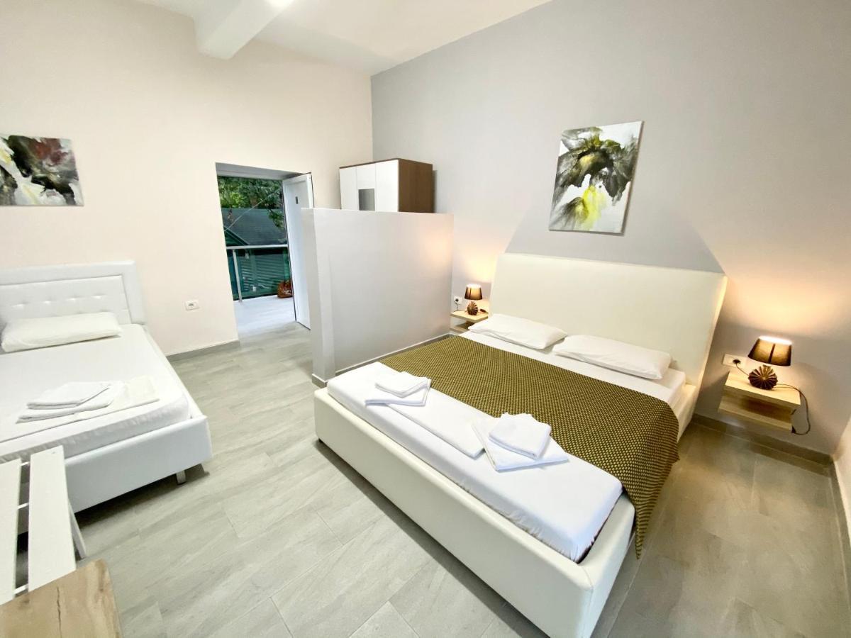 Guesthouse Riviera "Xh&M" Dhërmi Extérieur photo