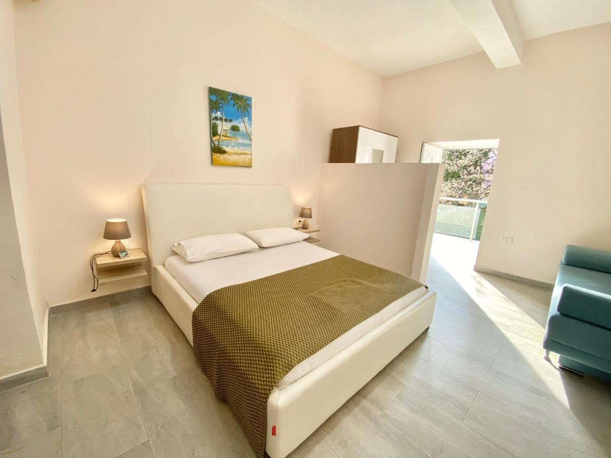 Guesthouse Riviera "Xh&M" Dhërmi Extérieur photo