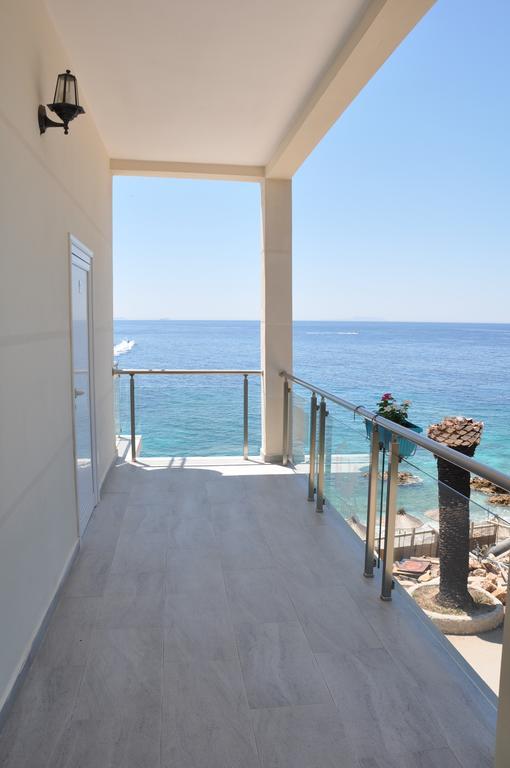 Guesthouse Riviera "Xh&M" Dhërmi Extérieur photo
